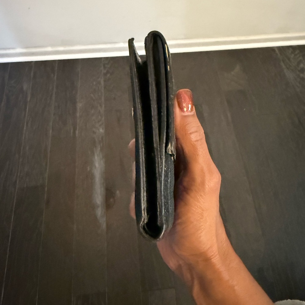 Gucci Black Wallet with Silver Accent - Picture 5 of 10